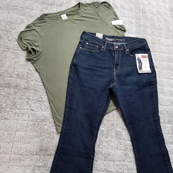Levi Signature Denim - NWT Levi Jeans 12S